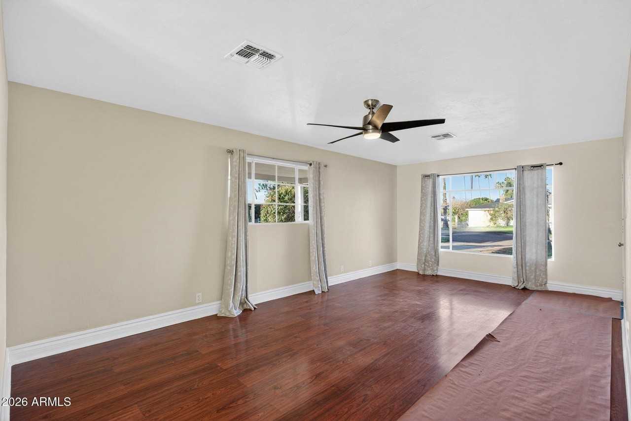 4129 N 35th Way - Photo 4 of 18