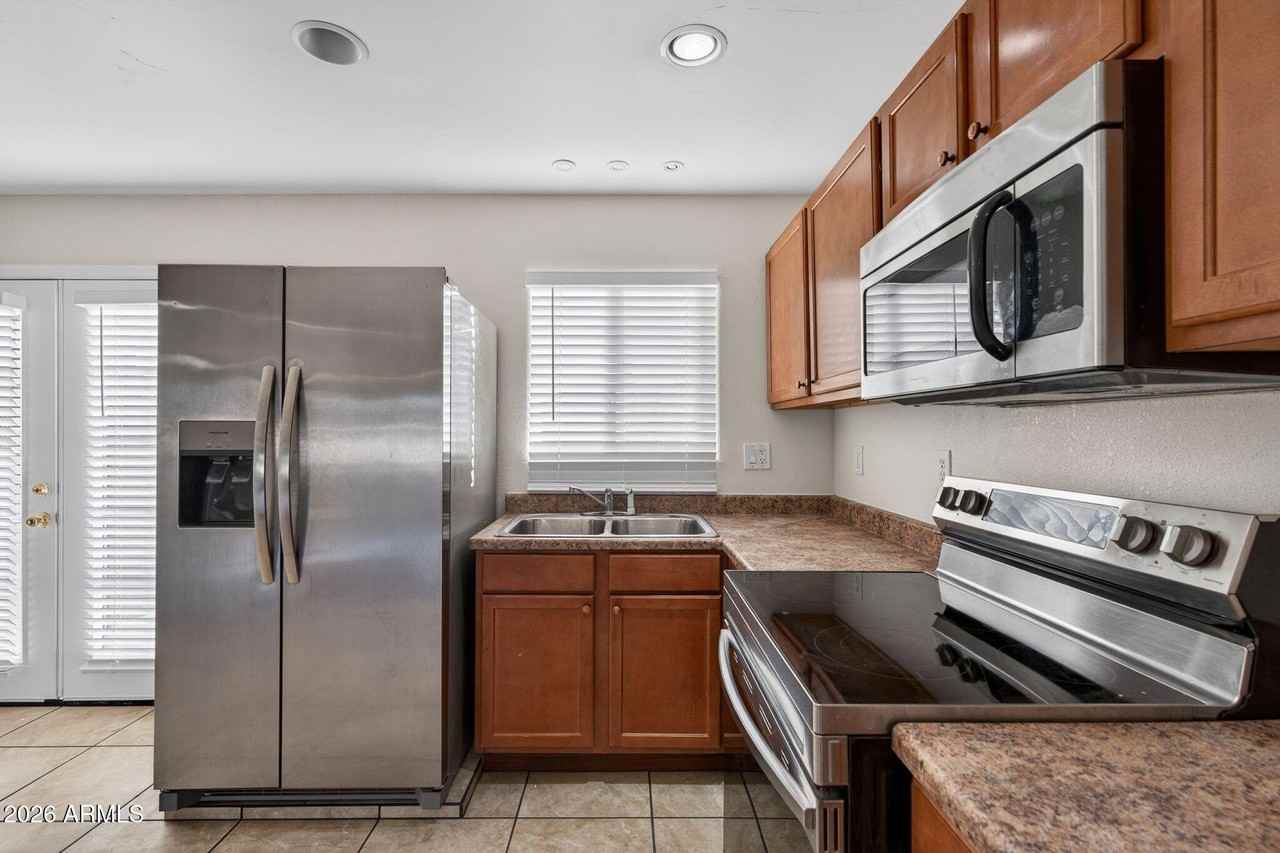 4129 N 35th Way - Photo 5 of 18