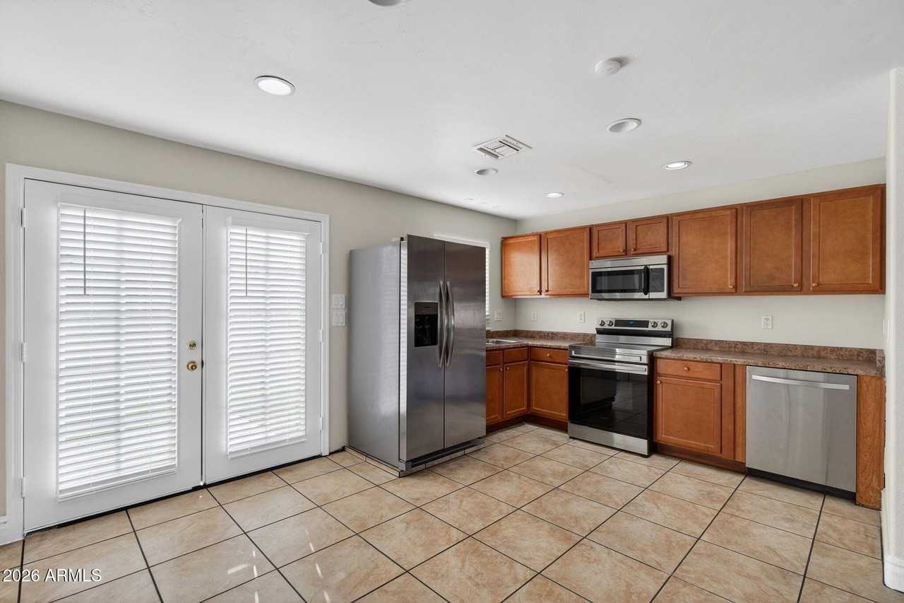 4129 N 35th Way - Photo 7 of 18