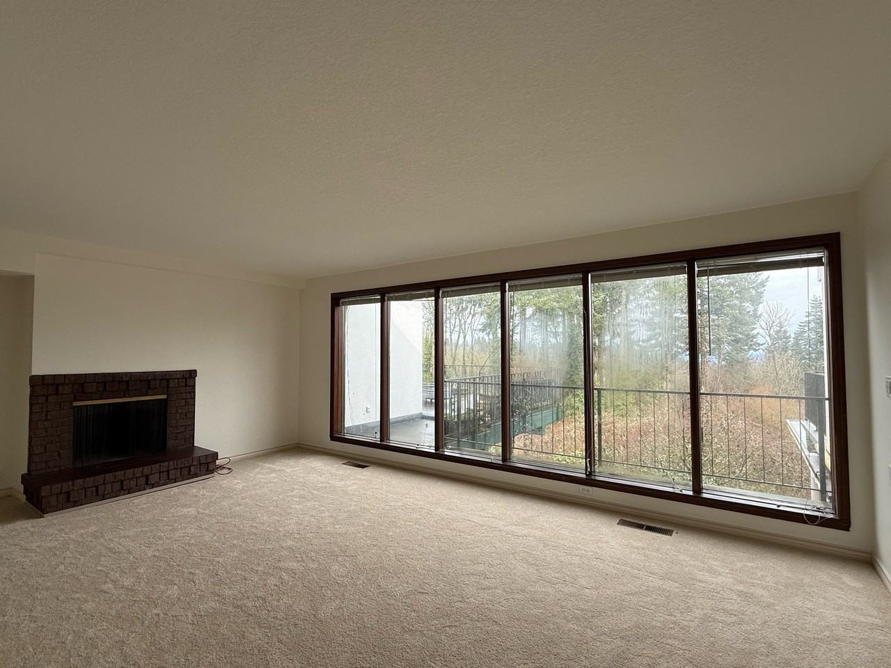 3611 Sw Humphrey Blvd #1 - Photo 5 of 24