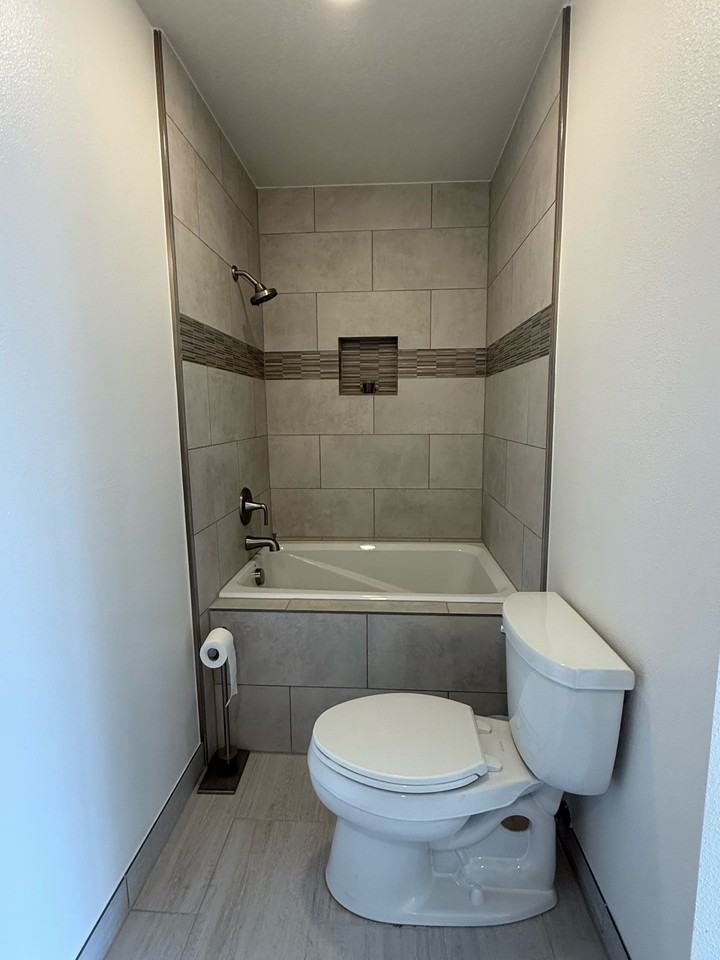 3611 Sw Humphrey Blvd #1 - Photo 7 of 24