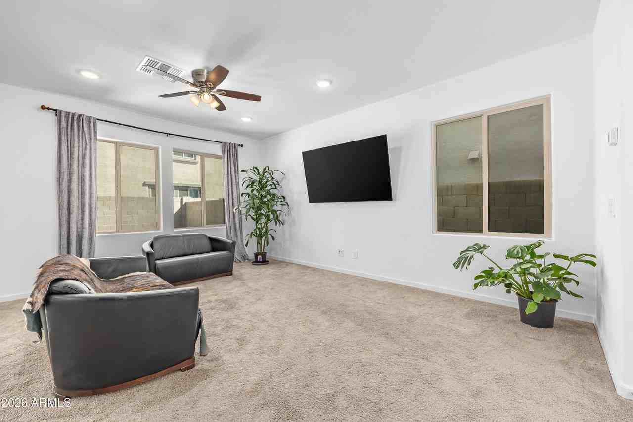 2019 N Marketside Ave - Photo 7 of 50