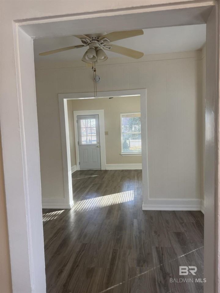 18705 Florida St - Photo 4 of 22