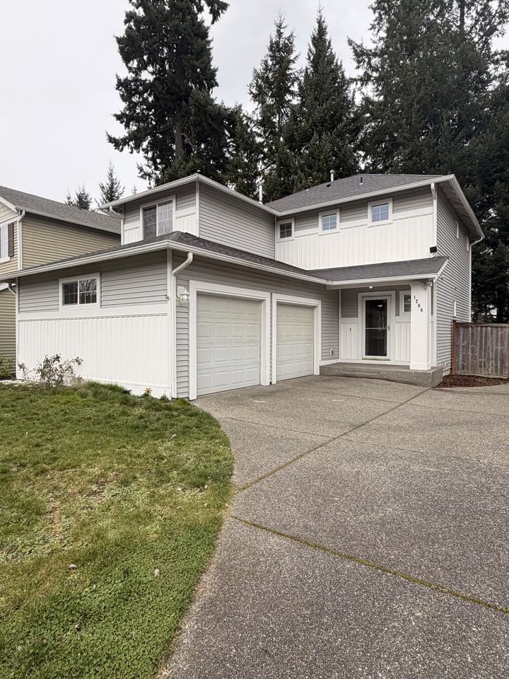 1266 Hudson St #1 - Photo 2 of 31