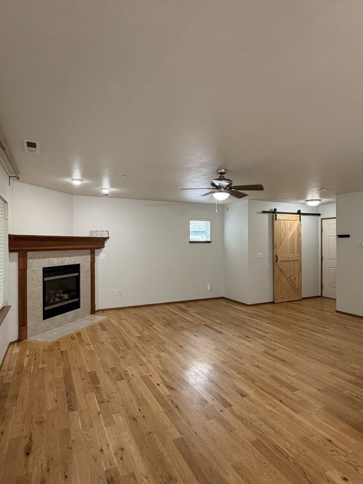 1266 Hudson St #1 - Photo 5 of 31