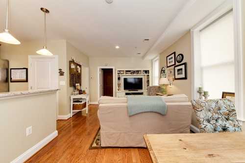 1840 Vernon St Nw #205 - Photo 7 of 10