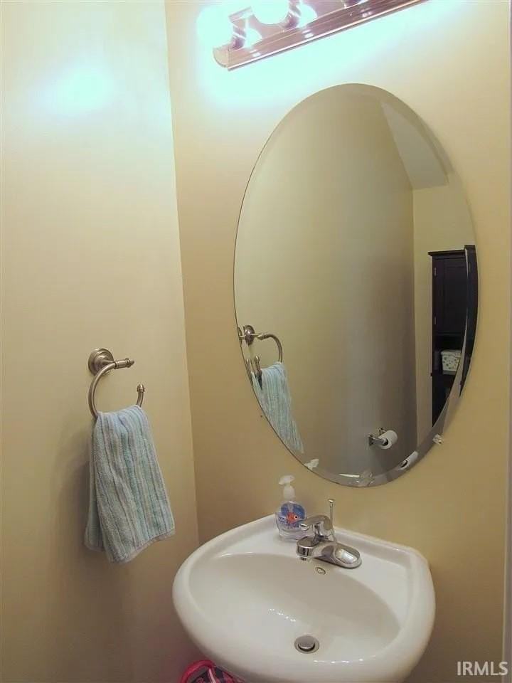 1436 W 6th St - Photo 5 of 9