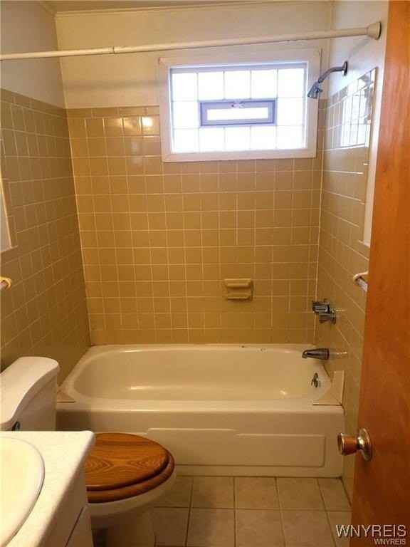 10 Washington St Apt 4 #4 - Photo 6 of 12