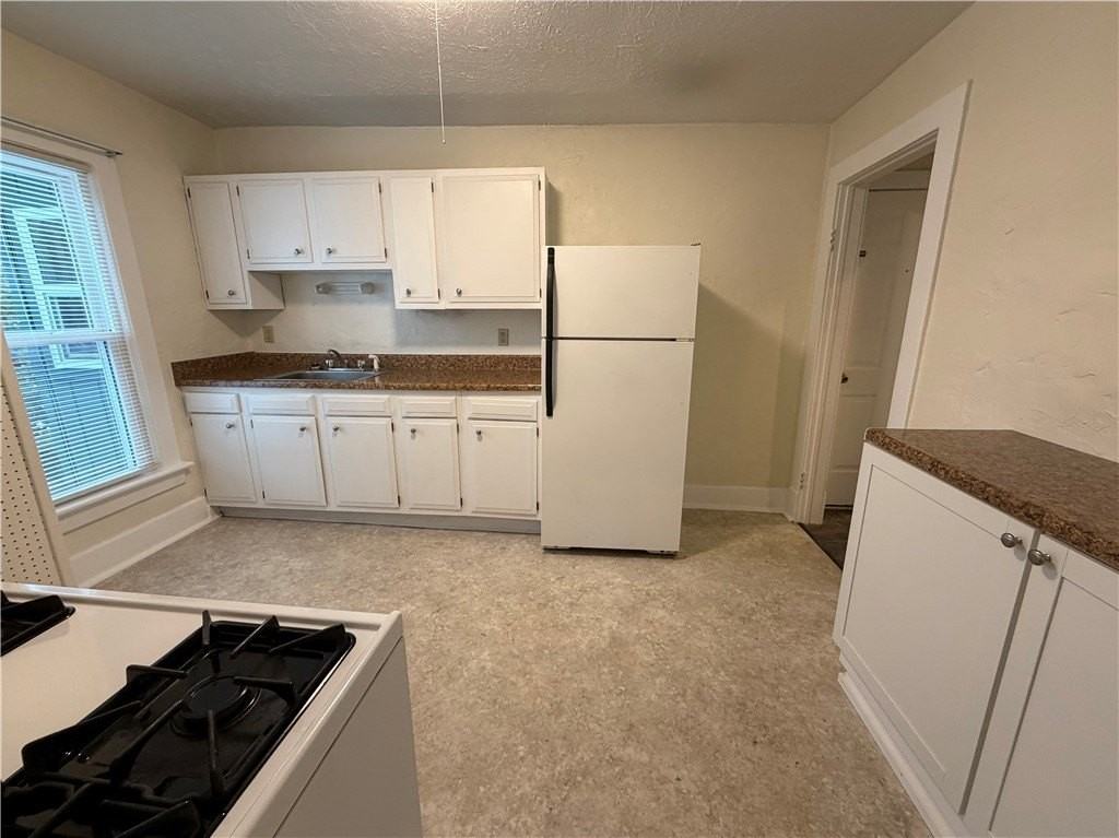 119 River St Apt 3 #3 - Photo 4 of 19