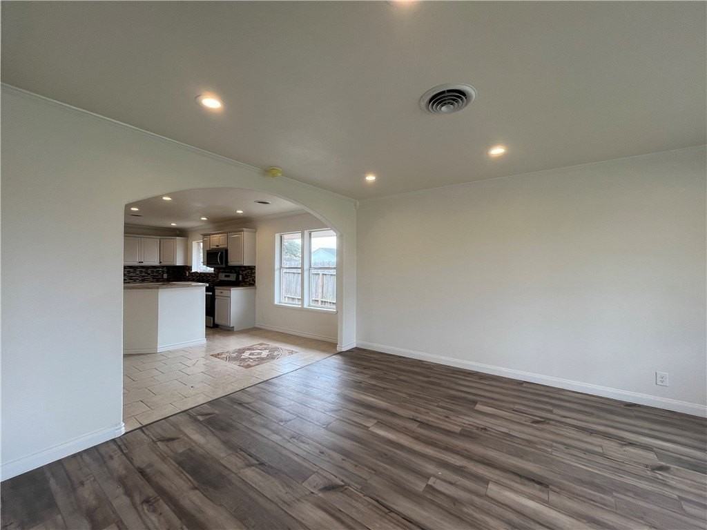 1041 Brawner Pkwy - Photo 4 of 22