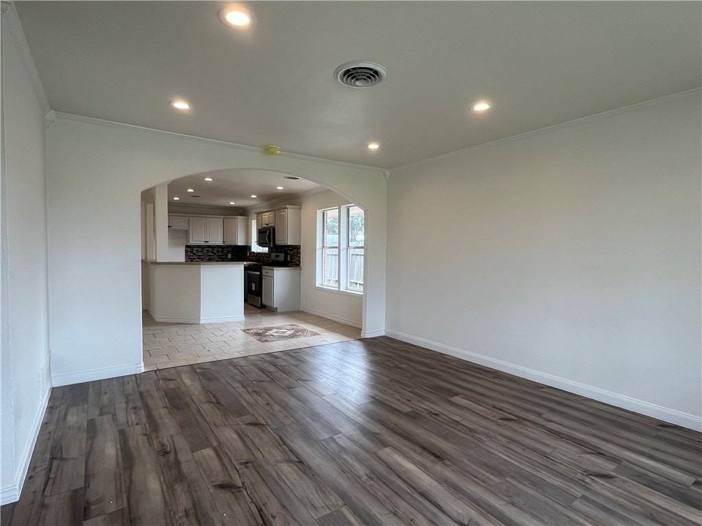 1041 Brawner Pkwy - Photo 5 of 22