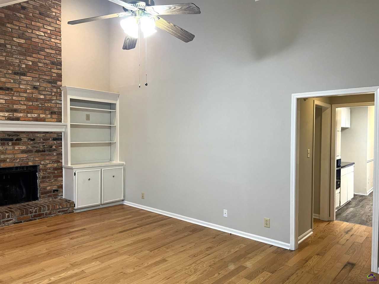 122 N Springs Ct - Photo 5 of 28