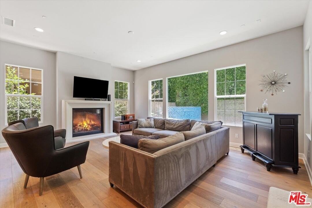 14624 Mccormick St - Photo 6 of 49