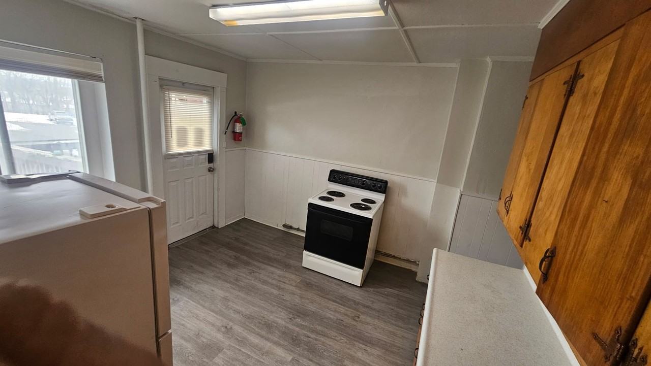 Pearl Street - Photo 2 of 11