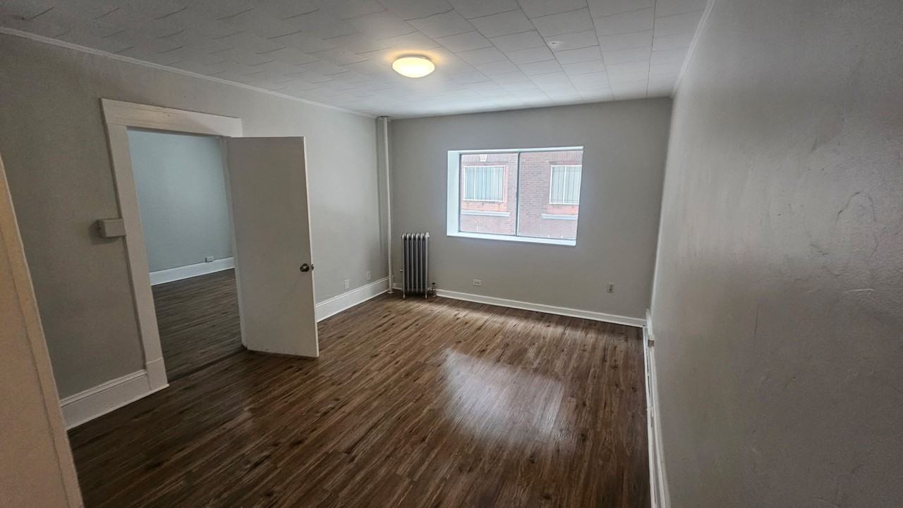 Pearl Street - Photo 5 of 11