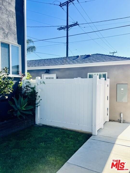 1812 W Glenoaks Blvd Apt E #E - Photo 3 of 16