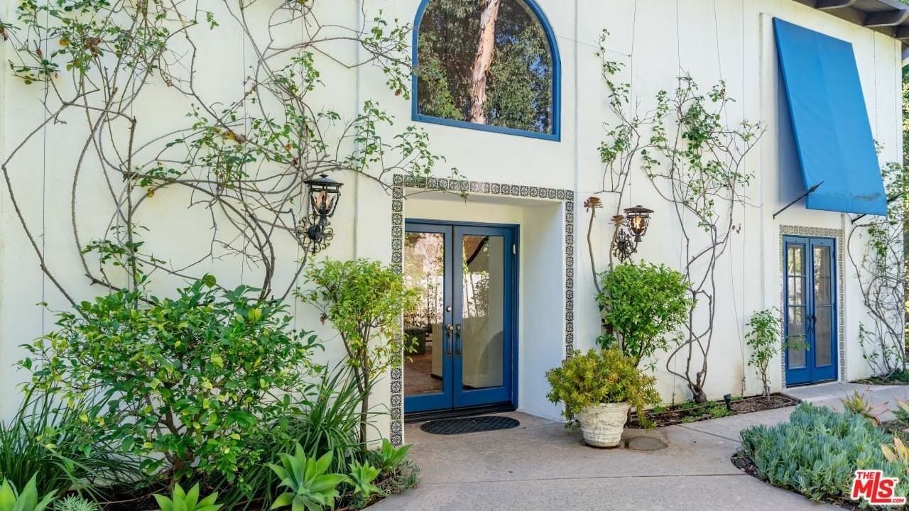 11662 Duque Dr - Photo 3 of 47