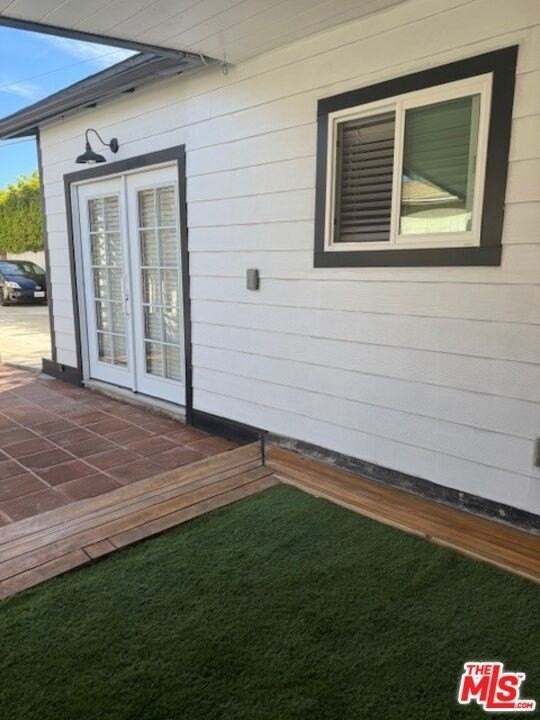 607 N Gower St - Photo 3 of 12