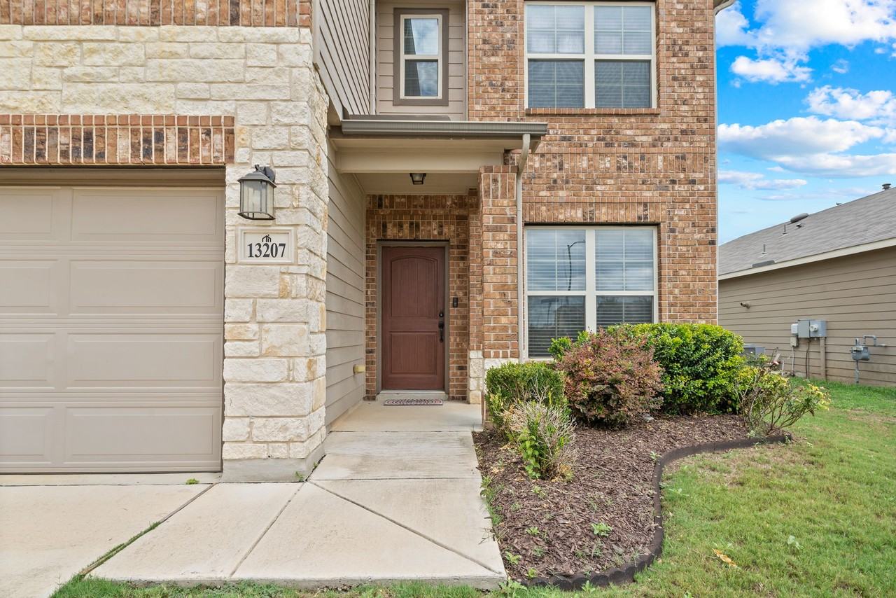 13207 Frio Parke #1 - Photo 2 of 35