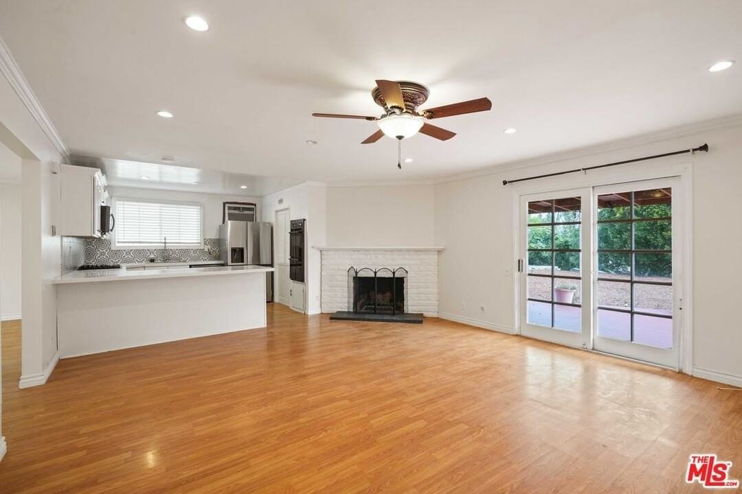 6558 Neddy Ave - Photo 6 of 25