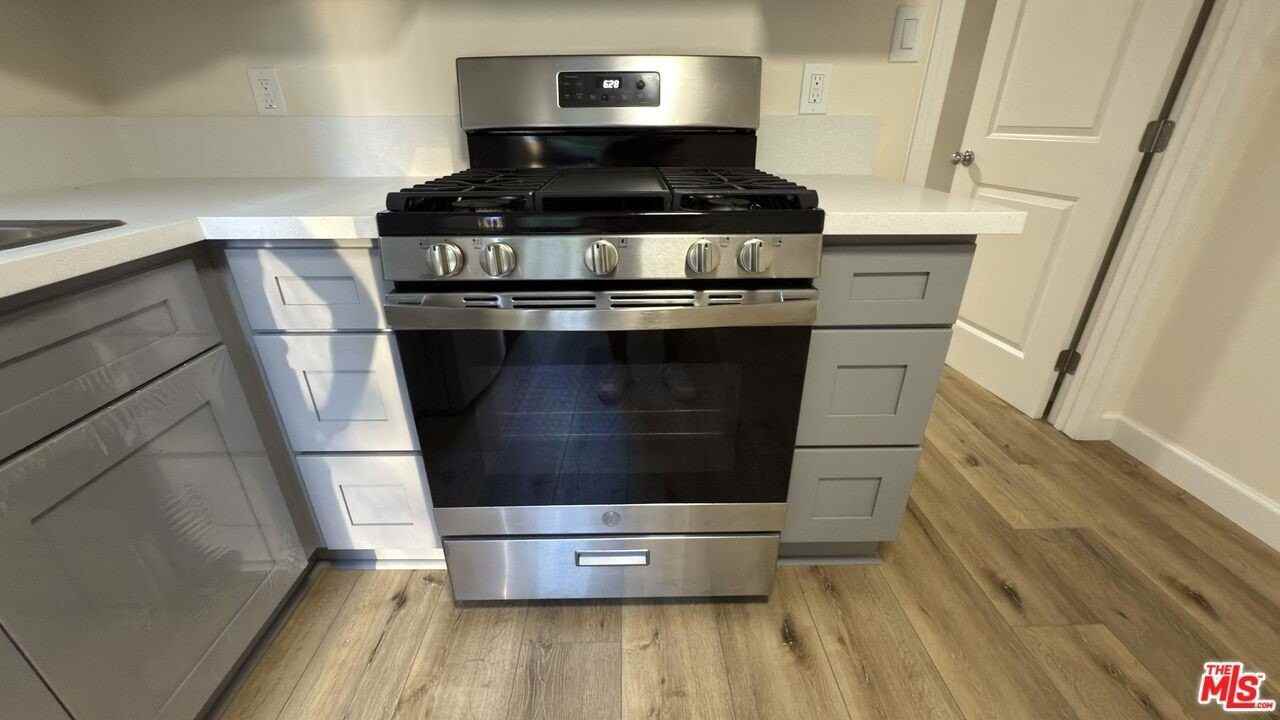 385 Redondo Ave Apt C - Photo 7 of 10