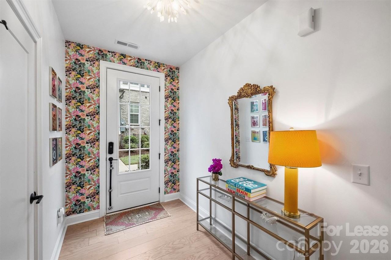 5038 Harrowsmith Ln - Photo 3 of 33