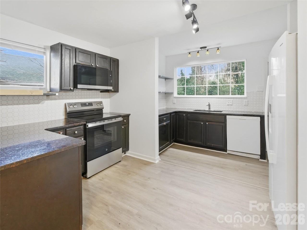 342 Ann St Nw - Photo 5 of 21