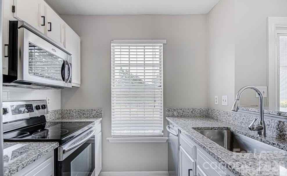 8215 Circle Tree Ln - Photo 7 of 18