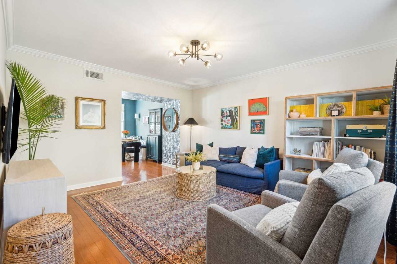 43 Saint Margaret St Apt B - Photo 4 of 24