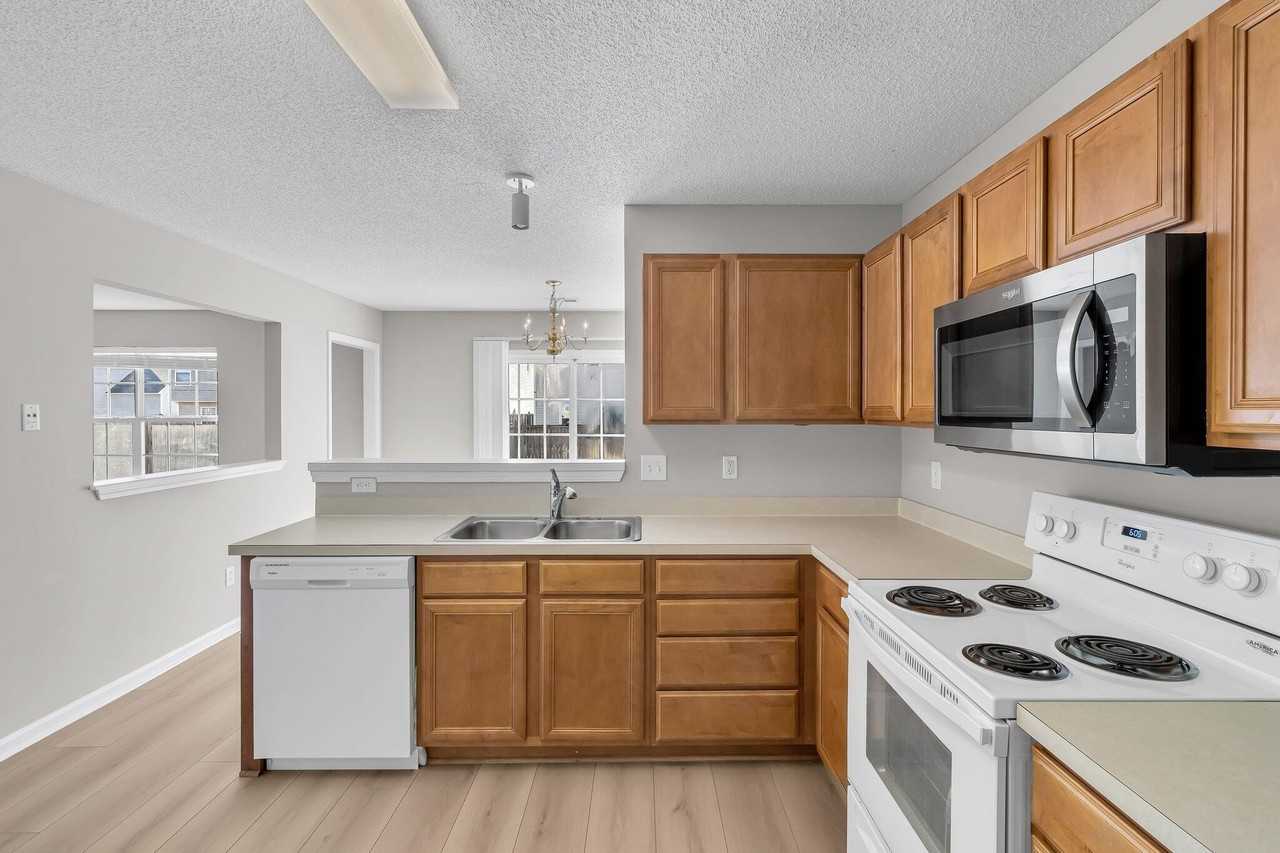 131 Patriot Ln - Photo 6 of 33