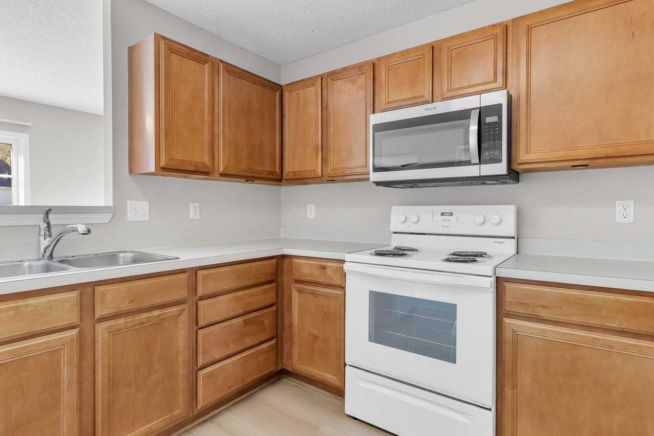 131 Patriot Ln - Photo 7 of 33