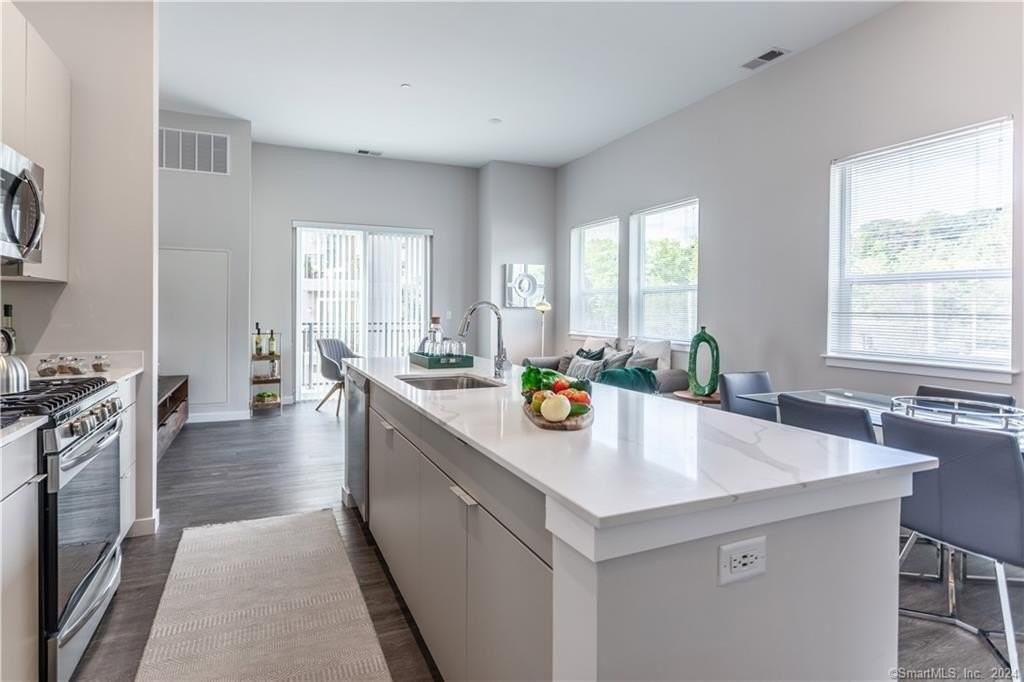 300 Glover Ave Unit B153 - Photo 5 of 21