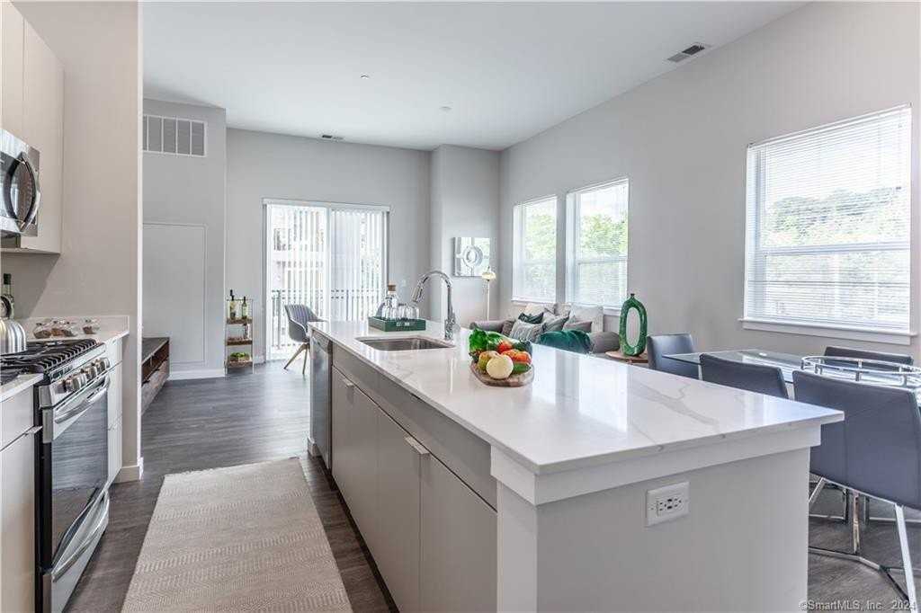 300 Glover Ave Unit B420 - Photo 5 of 21