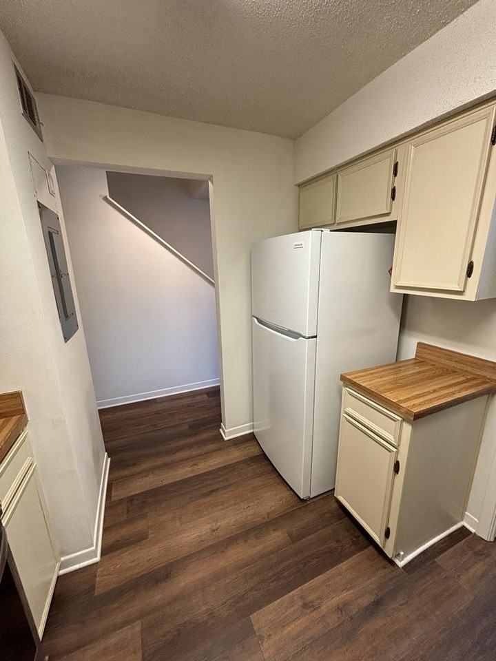 25 Cape Dr Nw Apt B - Photo 5 of 12