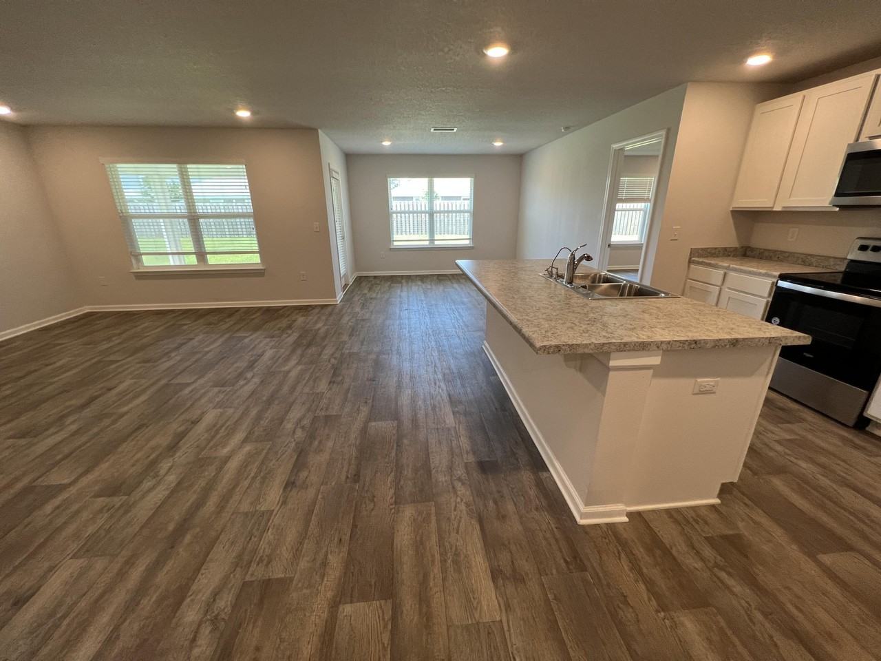 399 This Way - Photo 3 of 29