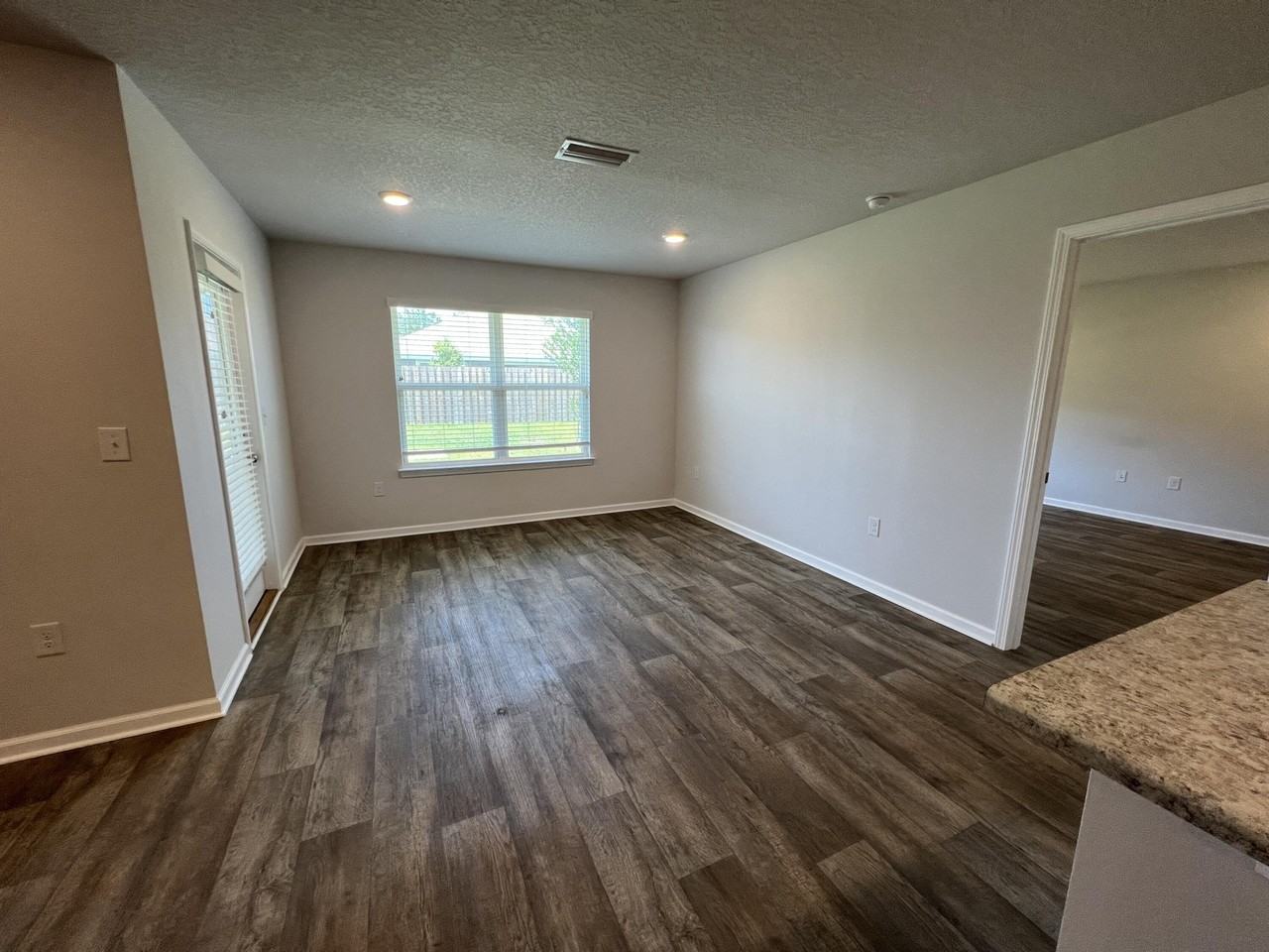 399 This Way - Photo 7 of 29