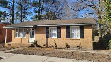 featured image of 209 E 15th St