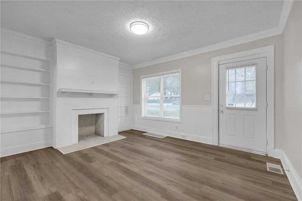 1683 Candler Rd - Photo 4 of 24