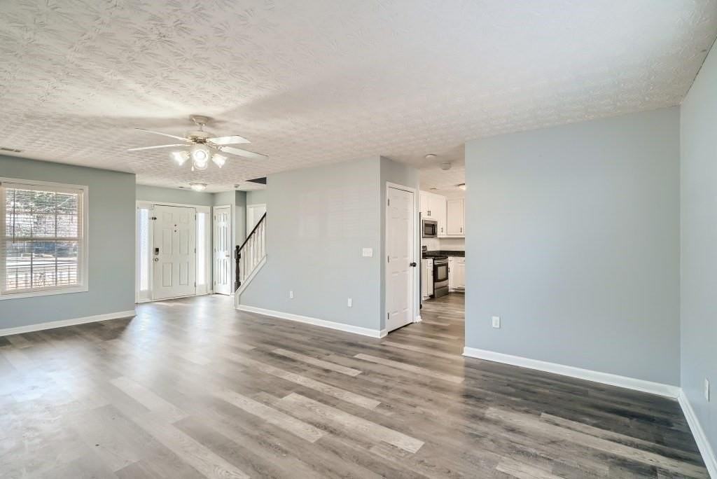 391 Lake Valley Dr - Photo 5 of 25