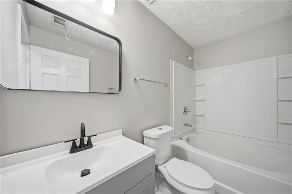 8201 Fairington Ridge Cir - Photo 7 of 9