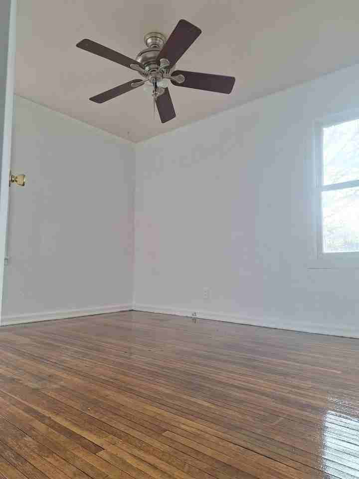 4514 N Frankfort Ave - Photo 3 of 7