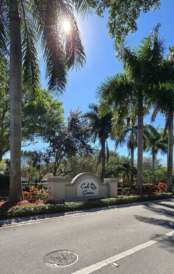 2344 Se 16th Ter - Photo 3 of 27