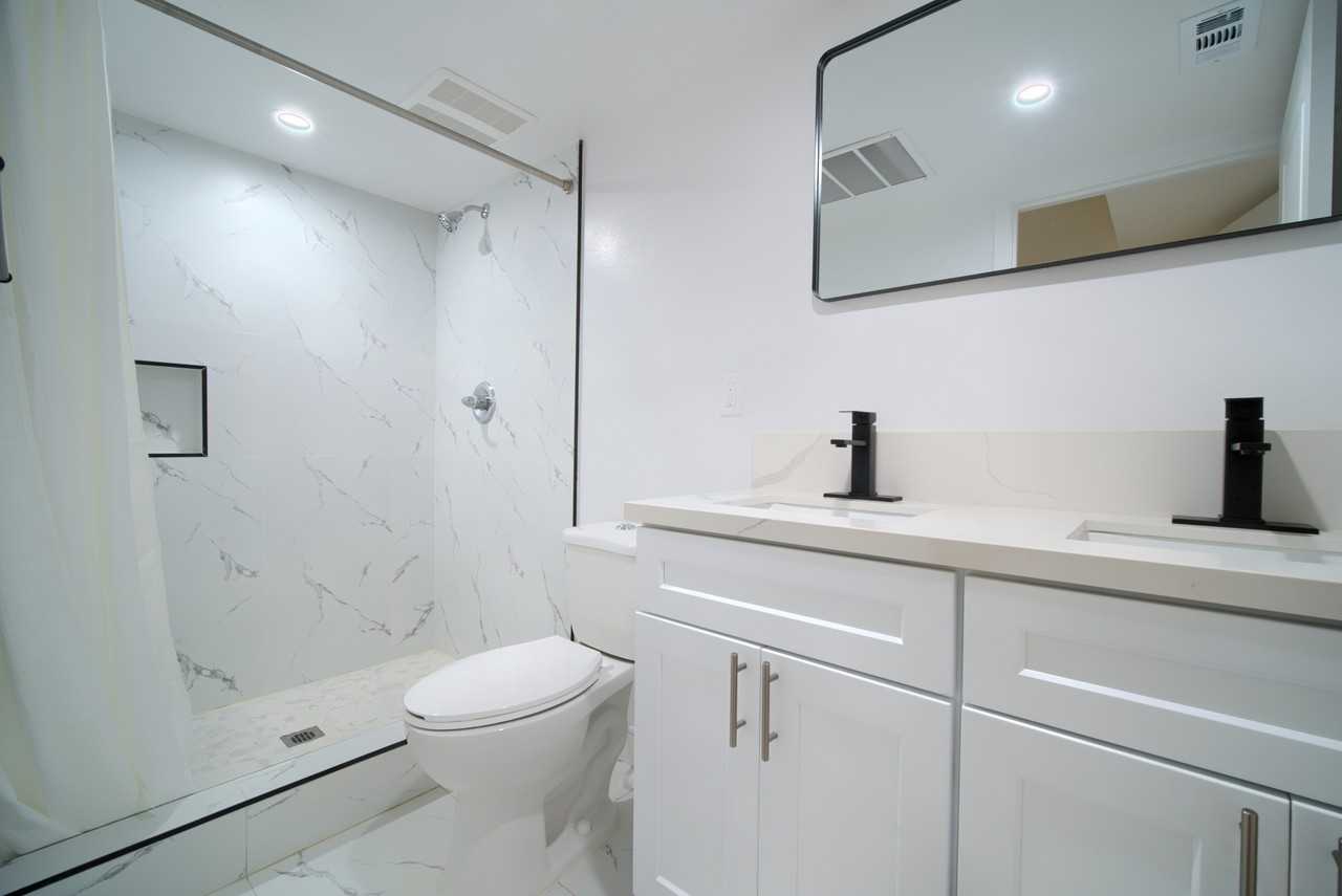 801 1/2 E 84th Pl #801-1-2 - Photo 7 of 25