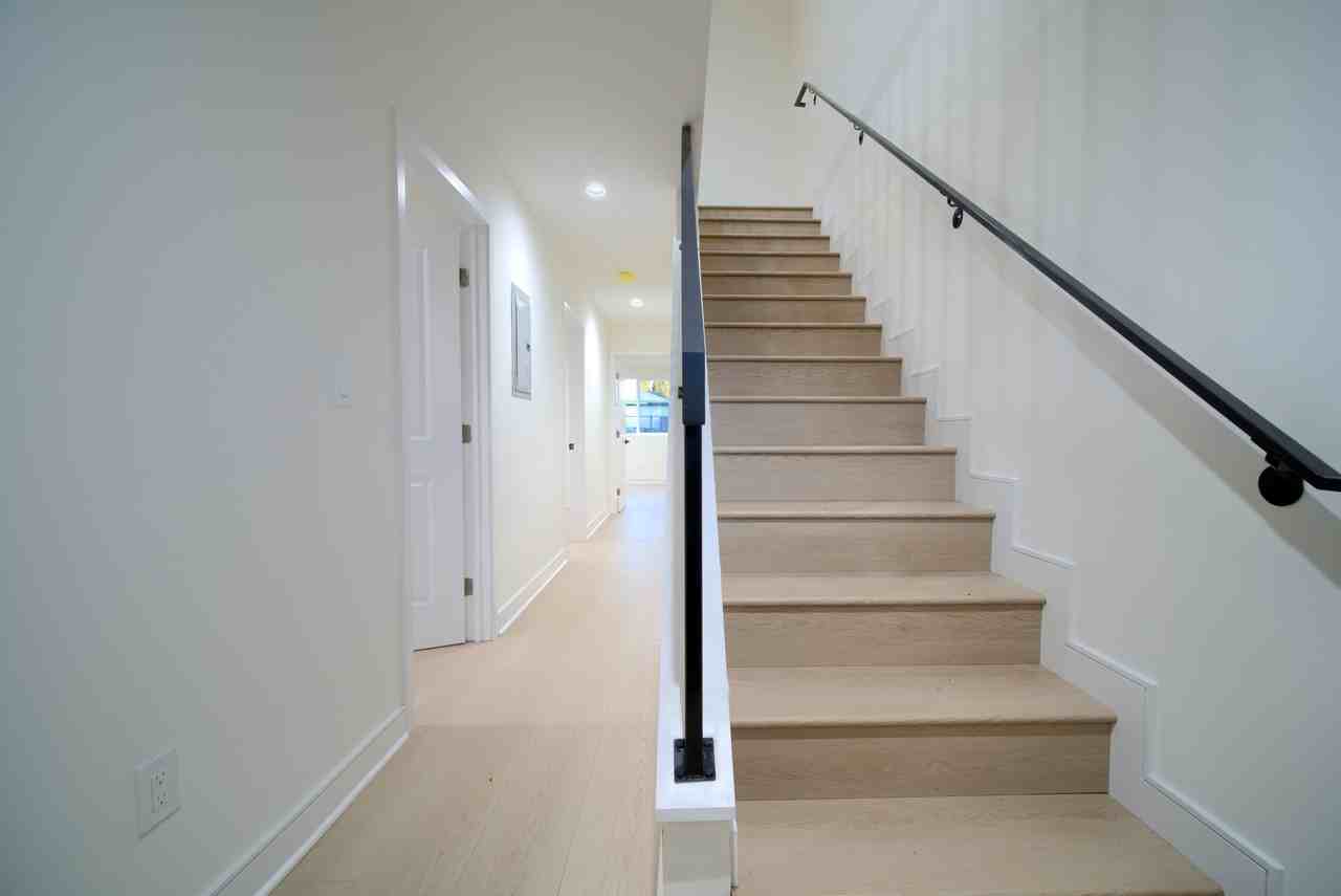 8414 1/2 Mckinley Ave - Photo 5 of 17