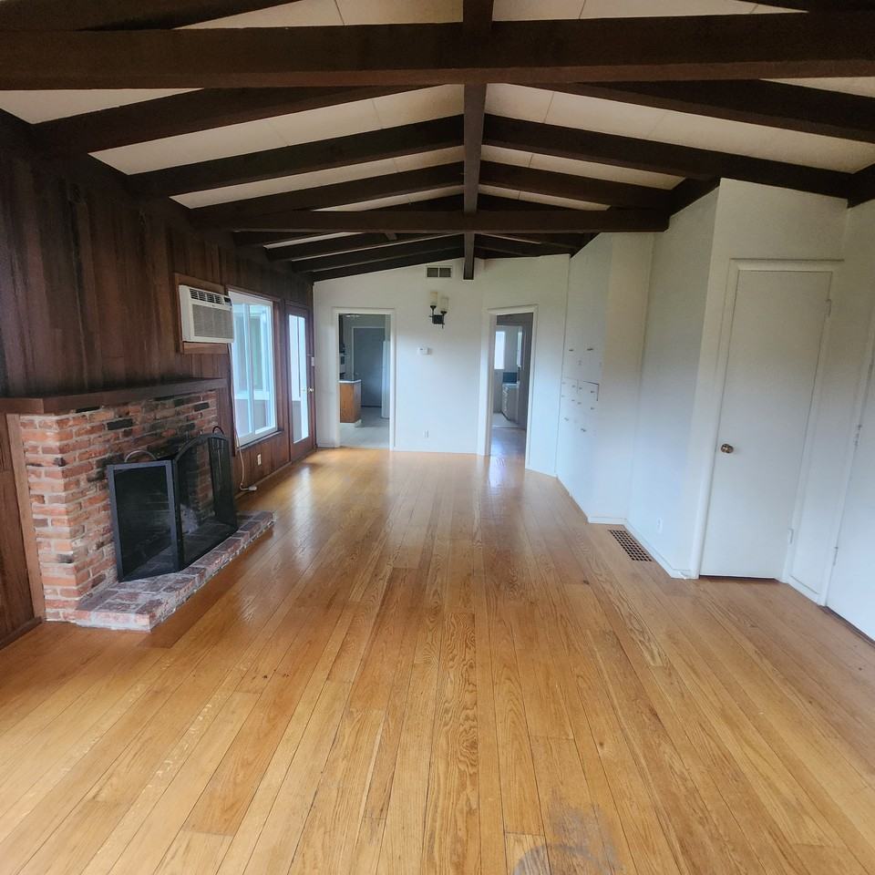 1924 Diamond Ct #1 - Photo 3 of 9