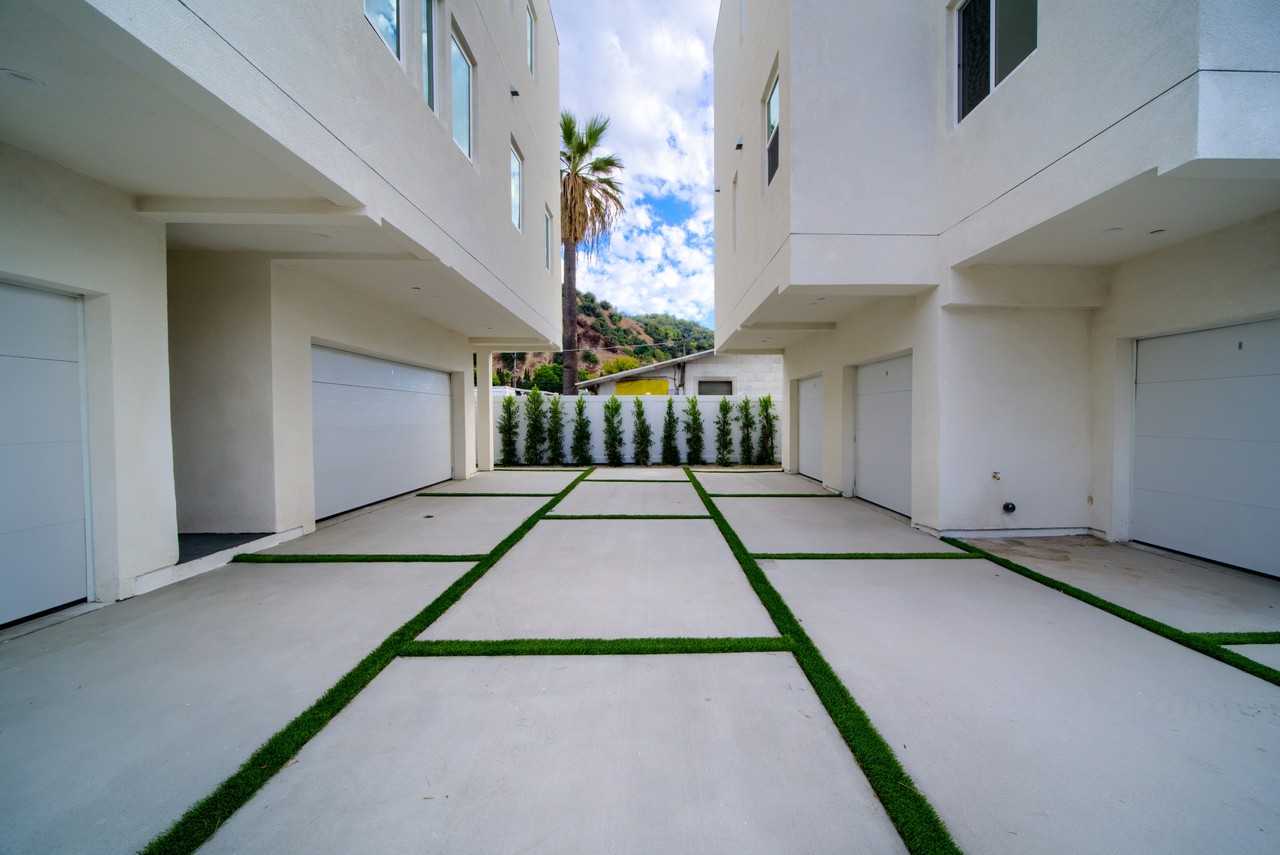 South Ave #257-1-2 - Photo 3 of 18