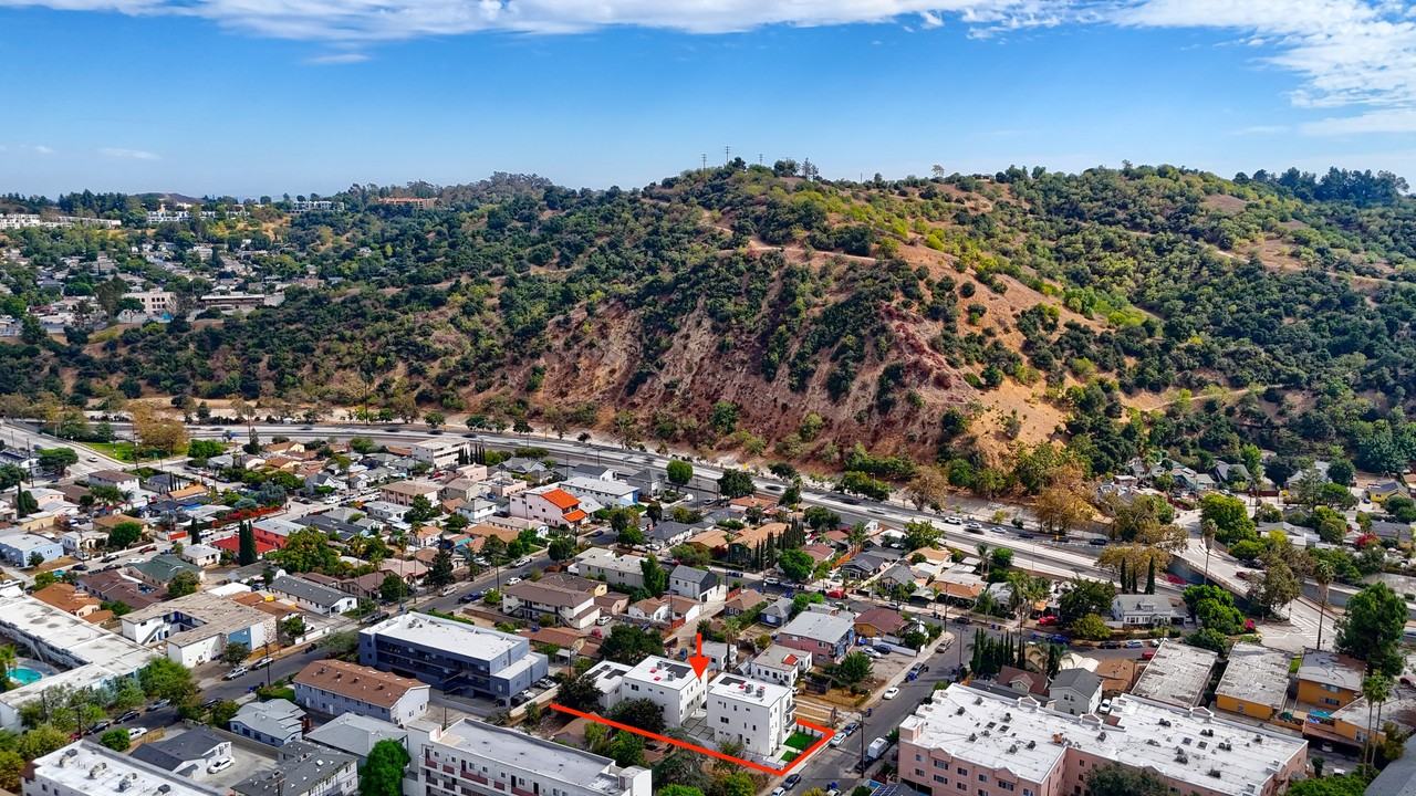 257 1/4 S Avenue 54 #257-1-4 - Photo 4 of 22