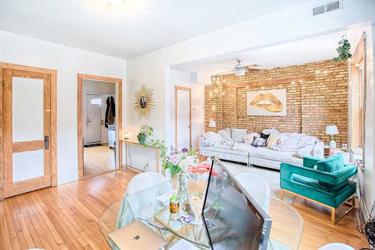 1018 N Campbell Ave - Photo 4 of 11