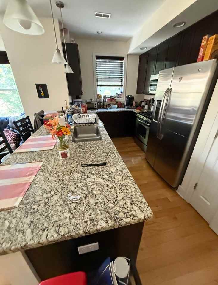 924 Catherine St - Photo 5 of 5