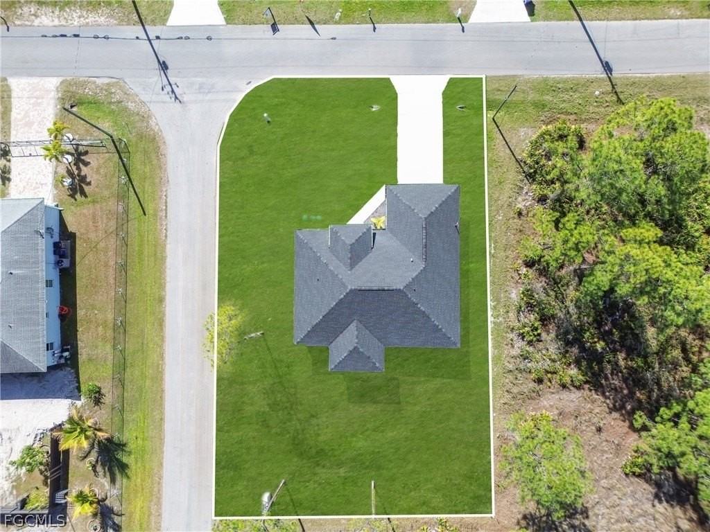 2700 42nd St W - Photo 6 of 47